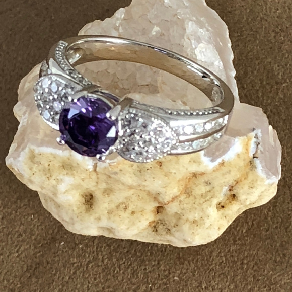 2CT Amethyst & White Topaz 925 Silver Ring Size 8 - Picture 4 of 6
